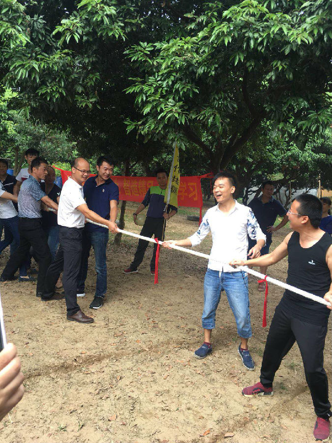 華奇密封件拔河比賽 ，賽出企業(yè)的競爭文化！